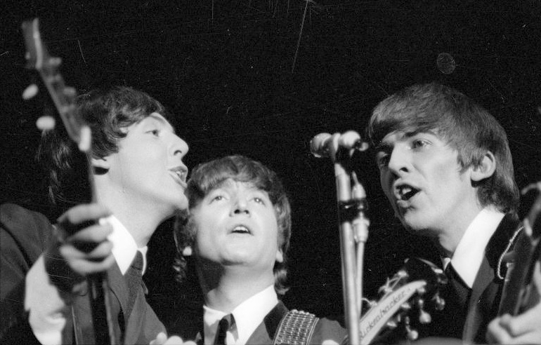Los Beatles tocan en Nueva Zelanda mientras George Martin edita su nuevo LP