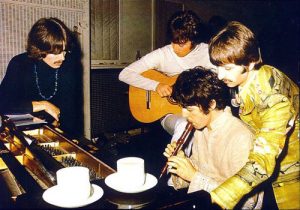 Los Beatles graban "Baby You're a Rich Man" en los estudios Olympic Sound