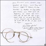 Subastan en internet los lentes de John Lennon