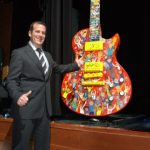 2007_guitarra-gigante-mccartney