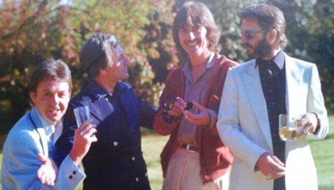 La fiesta de la boda de Eric Clapton, reúne a 3 Beatles