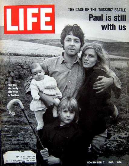 Paul McCartney en la portada de Life