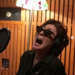 Yoko Ono aparece en un episodio de "Mad About You"