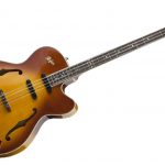 Stu es persuadido de comprar un bajo hofner_president_hct_5005