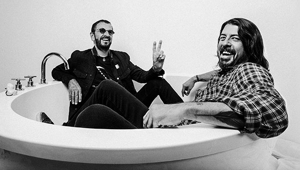 Dave Grohl entrevista a Ringo Starr para la Rolling Stone