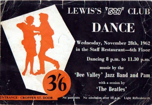 Presentación en la Caverna y el Lewis's 527 Club