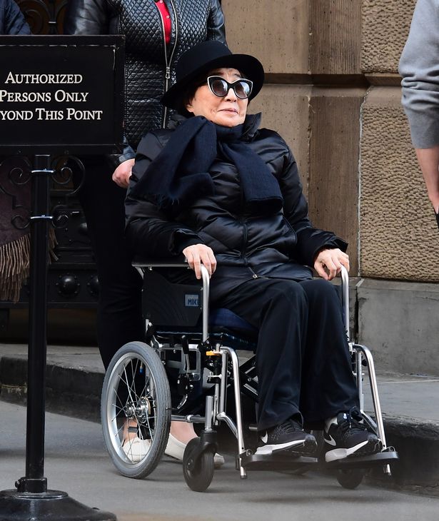 Yoko Ono traspasa sus negocios a Sean Lennon