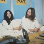 John y Yoko realizan el primer bed-in en Amsterdam 19690325_bed-in