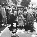 John Lennon recibe su estrella en el paseo de la fama de Hollywood 19880930_lennon_walk-of-fame